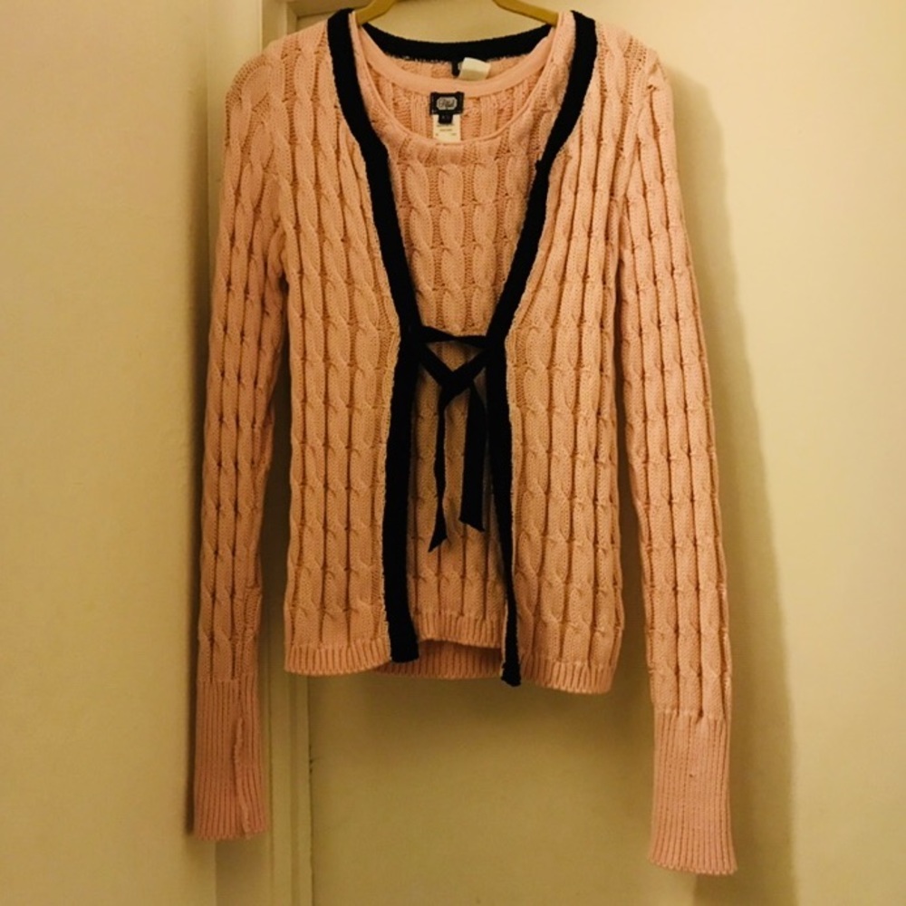 NWT Unique Dillard’s Sweater